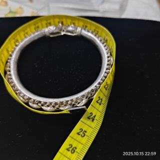 Pulsera india de plata con diseño de animales