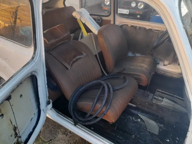 SEAT 600 D mirabragas