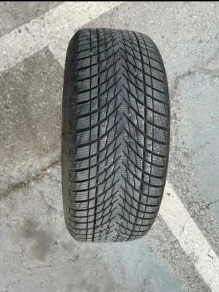 Neumáticos Goodyear 235/45 R18