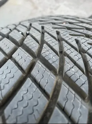 Neumáticos Goodyear 235/45 R18