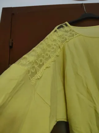 Maglia donna gialla con pizzo