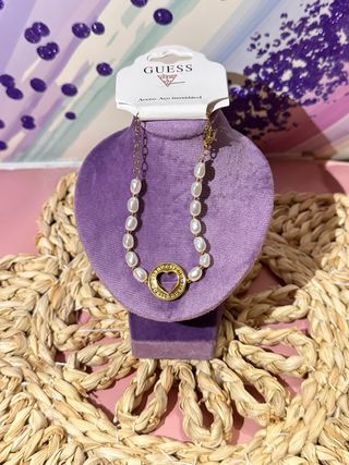 Pulsera Guess Perlas y Corazón Dorado