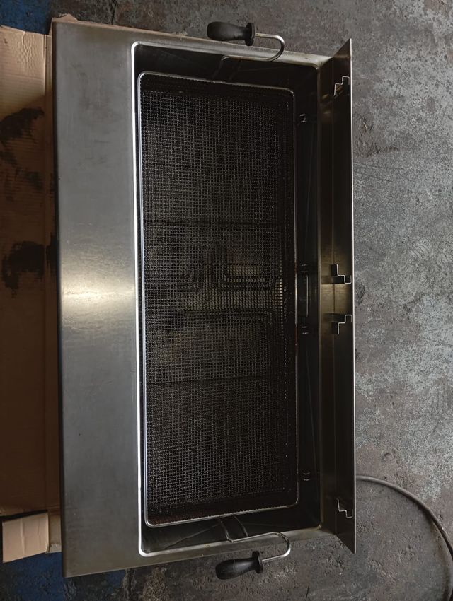 Freidora de patatas profesional