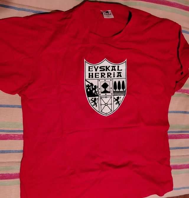 Camiseta Euskal Herria Talla L Roja