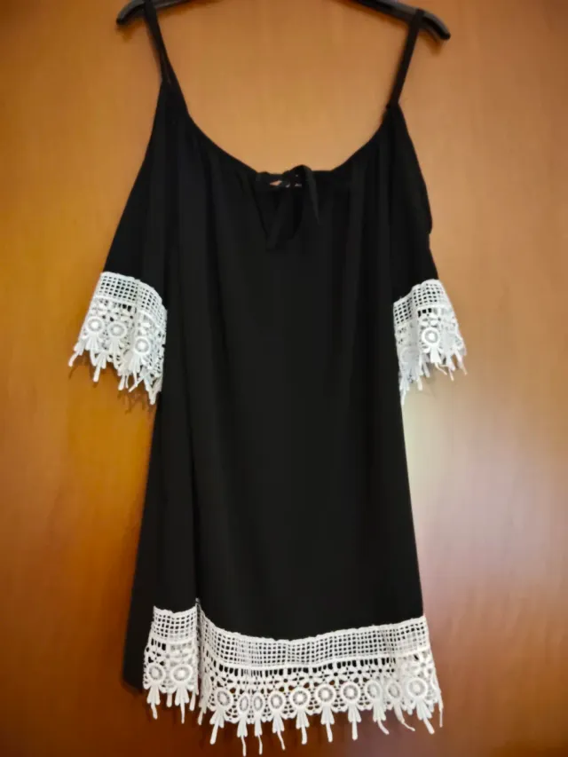 Maglia nera con pizzo bianco taglia unica