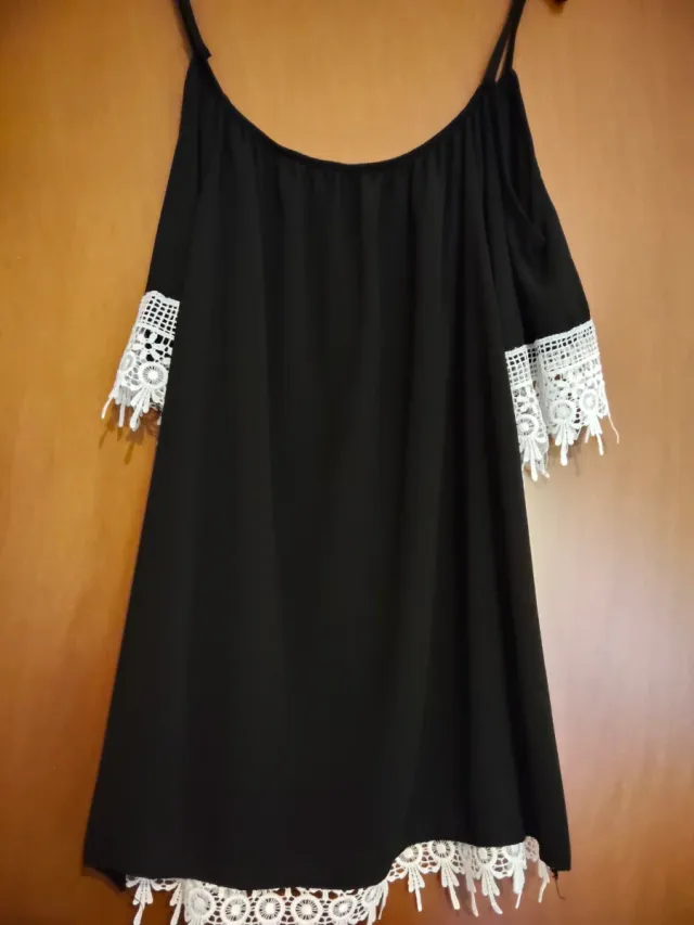 Maglia nera con pizzo bianco taglia unica
