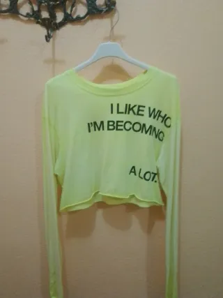 Camiseta Crop Amarilla Manga Larga