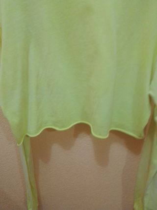 Camiseta Crop Amarilla Manga Larga