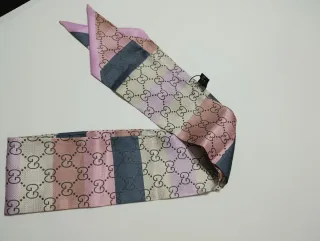 Pañuelo Gucci GG Beige y Rosa