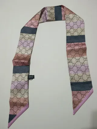 Pañuelo Gucci GG Beige y Rosa