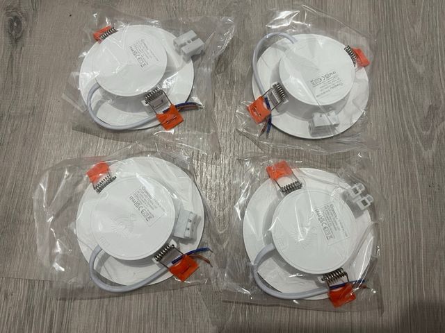 Focos LED empotrables (4 unidades)