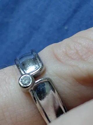 Anillo Oro Blanco con Brillante