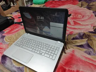 Portátil HP Plata y Negro 500 GB ..disco sólido ..