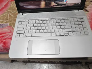 Portátil HP Plata y Negro 500 GB ..disco sólido ..