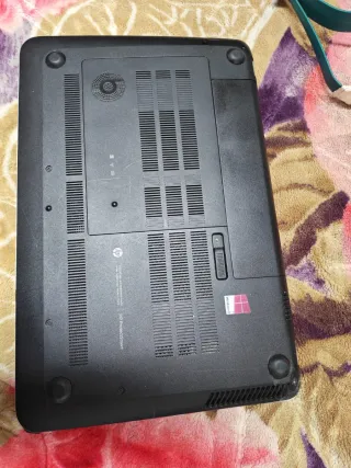 Portátil HP Plata y Negro 500 GB ..disco sólido ..