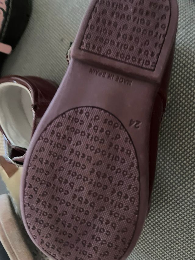 Zapatos niña charol y ante flor