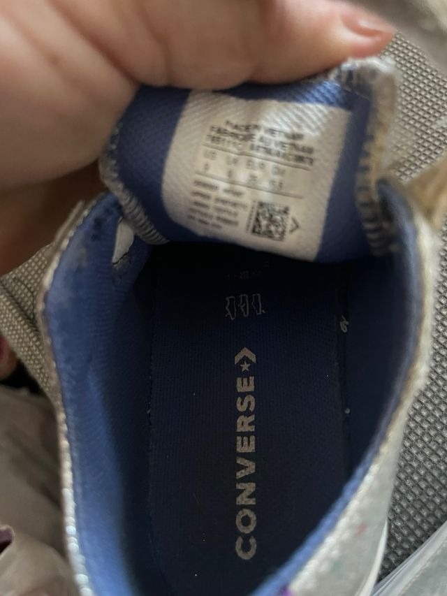 Converse plateadas estrellas bebé