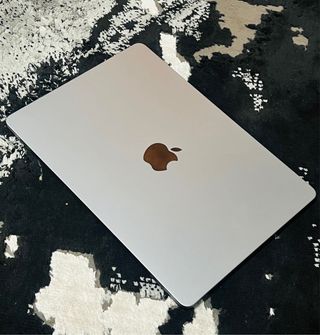 MacBook Air M2 2022 16GB RAM 512GB