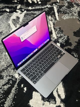 MacBook Air M2 2022 16GB RAM 512GB