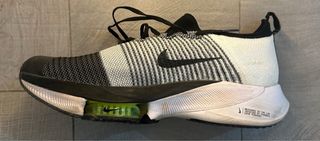 Zapatillas Nike Air Zoom Negras y Blancas