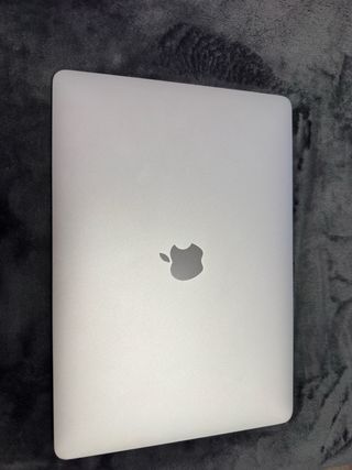 MacBook Pro M2 Plata