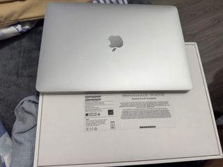 MacBook Pro M2 Plata
