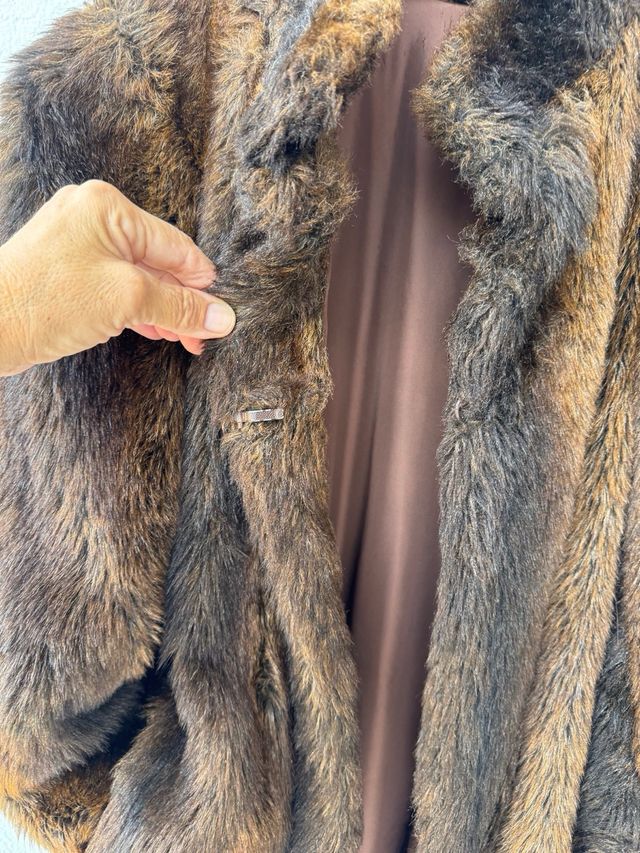 Chaquetón de pelo marrón