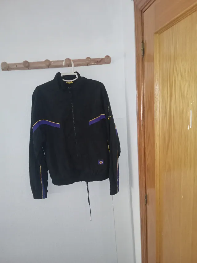 Conjunto NBA Negro y Morado
Los Ángeles Lakers