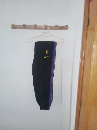 Conjunto NBA Negro y Morado
Los Ángeles Lakers