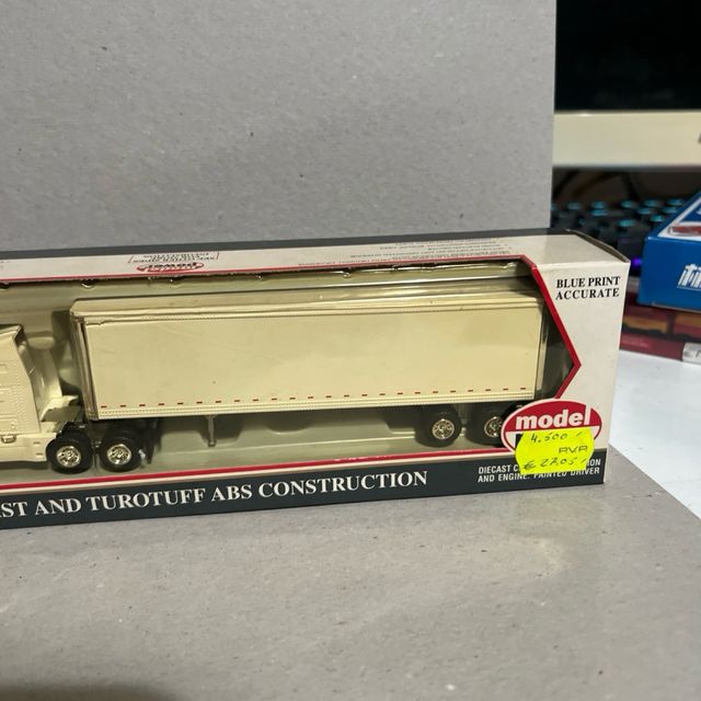 Camión y Remolque Diecast