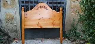 Testiera in pino massiccio intagliato
