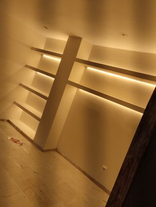 Techos de pladur y estanterías, con y sin iluminac