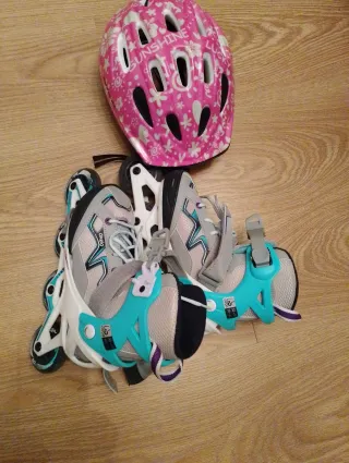 Patines y casco infantil rosa