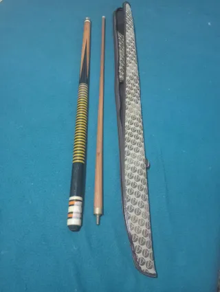 Taco de billar con funda