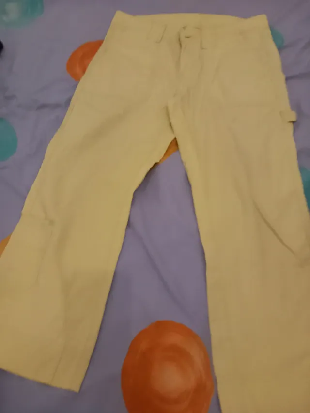 Pantalones amarillos