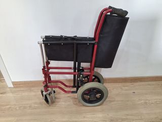 Silla de ruedas reforzada para mayores