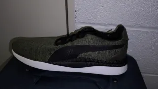 Zapatillas Puma Negras y Blancas