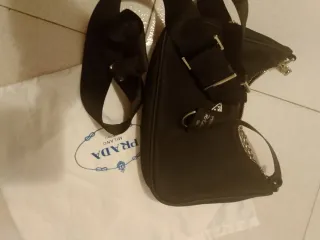 Borsa Prada Re-Edition 2005 Nera Zipper problem