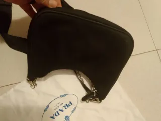 Borsa Prada Re-Edition 2005 Nera Zipper problem