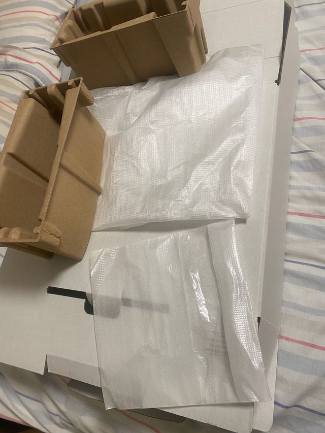 Caja y plásticos PS5 Digital Edition