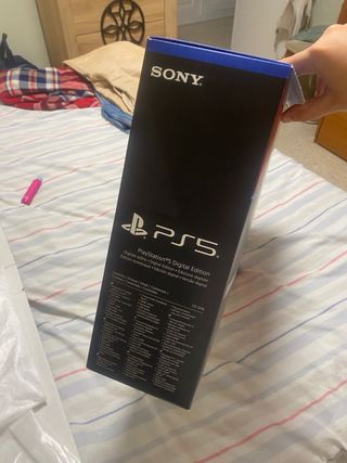 Caja y plásticos PS5 Digital Edition