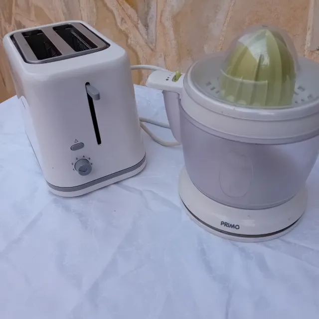 Exprimidor y Tostadora Bluesky Primo