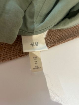 Sudadera H&M verde con logo LA