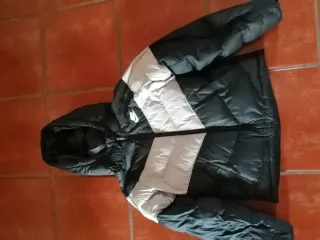 Chaqueta Nike Plumas Niño Talla M