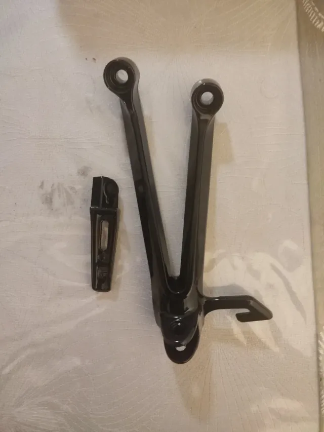 Clavijas de pie para moto