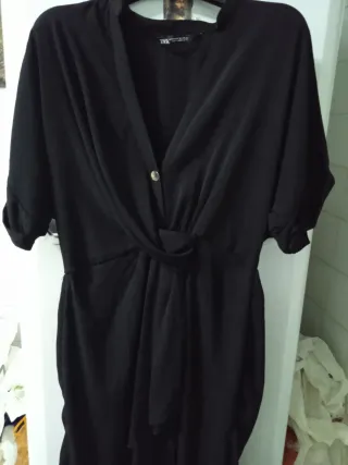Vestido negro Zara