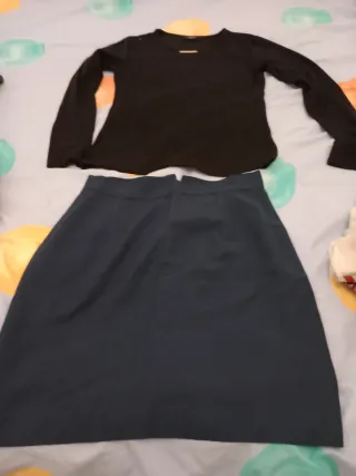 Conjunto Top Negro y Falda Azul Marino