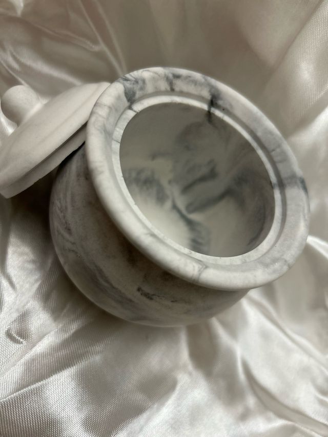 Barattolo con coperchio effetto marmo