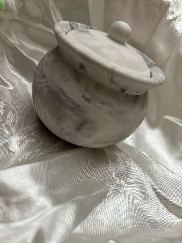 Barattolo con coperchio effetto marmo