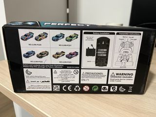 Coche de carreras teledirigido azul